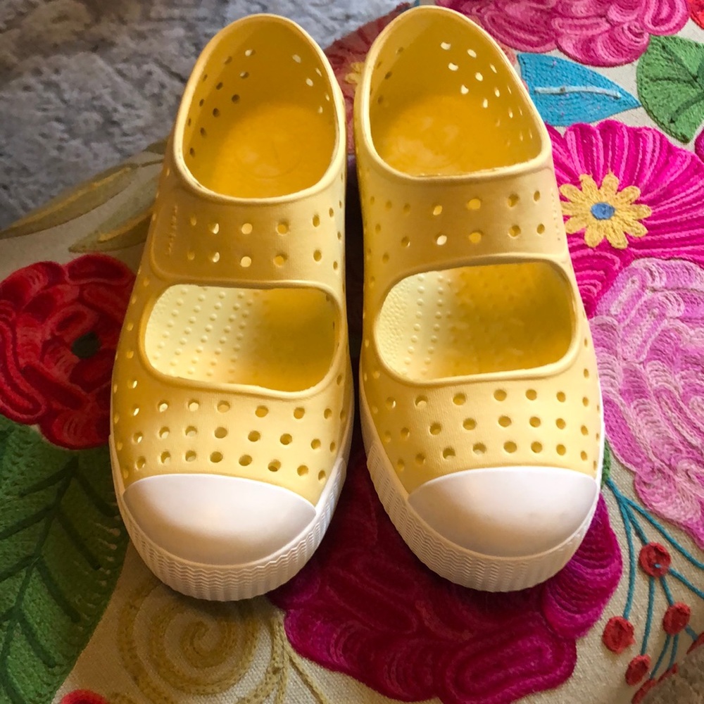 Girls Native Juniper Shoes.